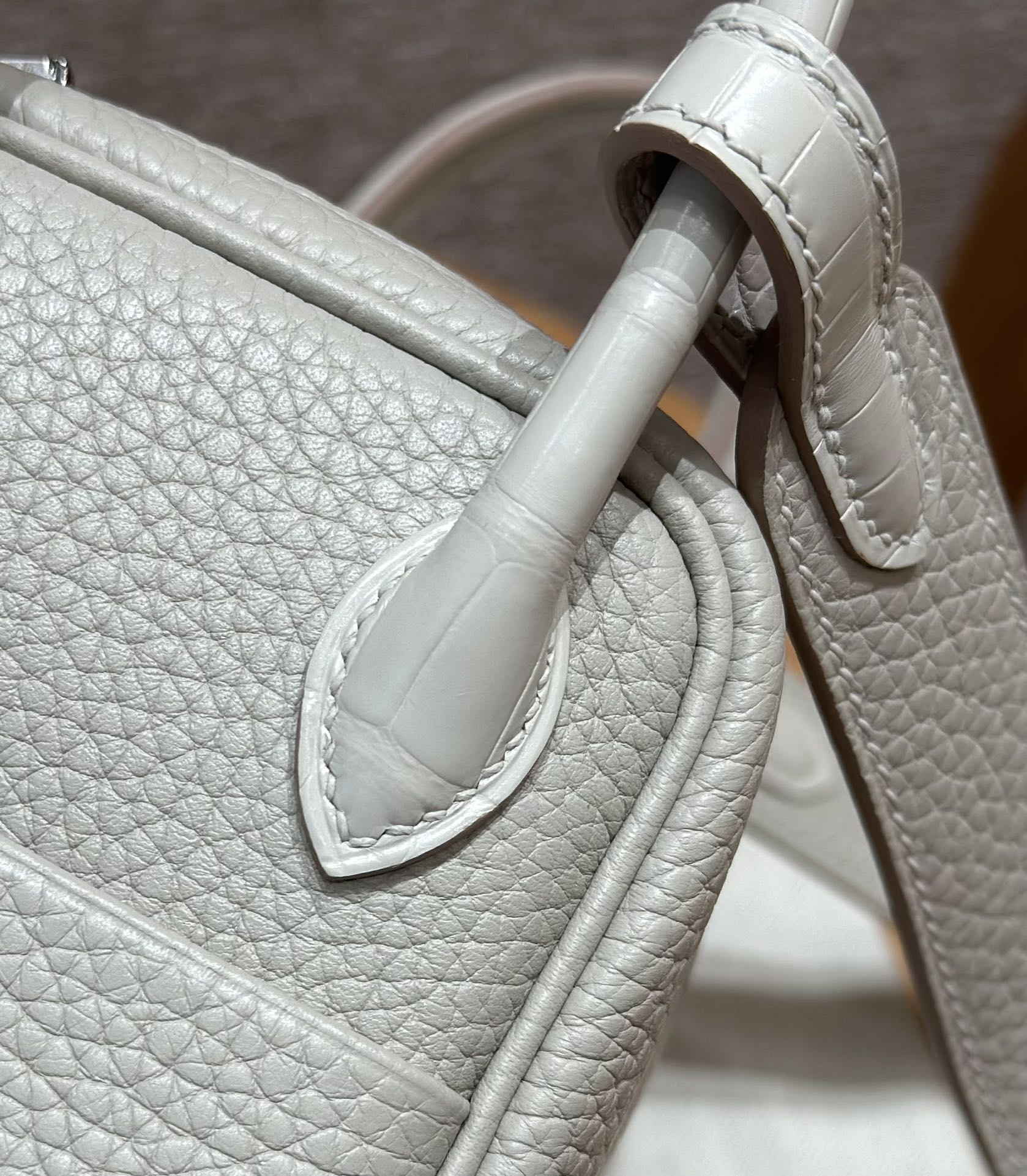 Hermès  Lindy 19 Girs Perle Clemence  and Matte Alligator🐊imported