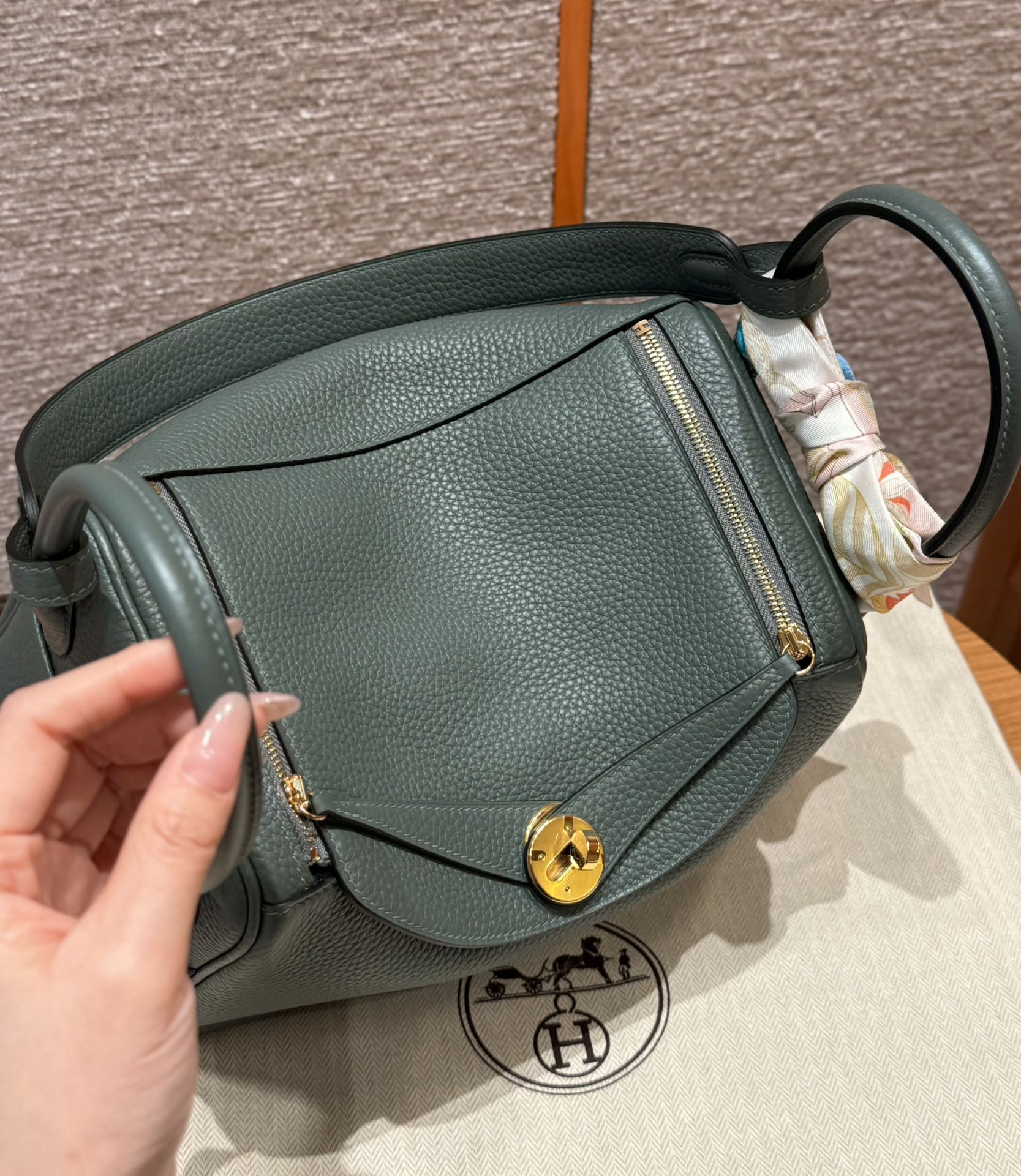 Hermès  Lindy 26 Vert Amanda  Clemence