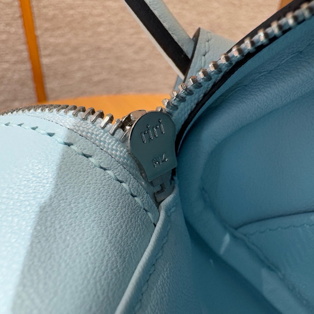 Hermès  Lindy 19 Blue Brume Swift