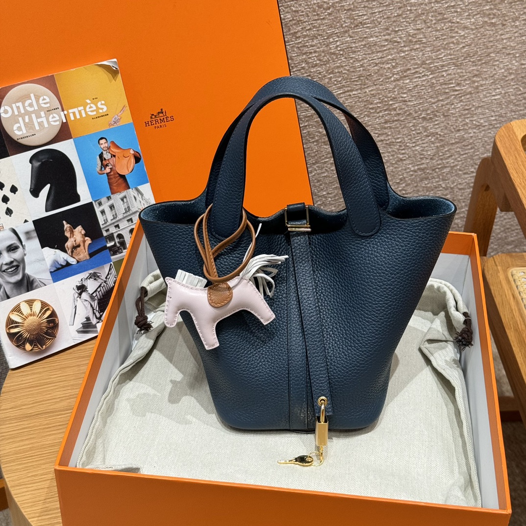 Hermès  Picotin lock 18 Blue presse Clemence