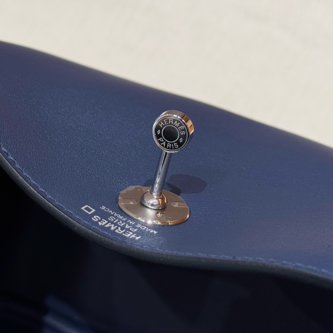 Hermès  Lindy 19 Blue saphir Swift and The fog- faced alligator