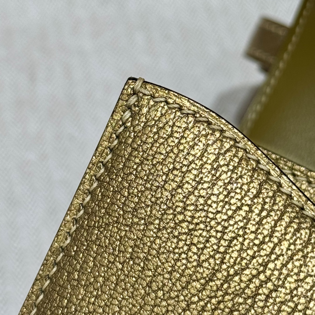 Hermès Constance 19 Dorè Chèvre