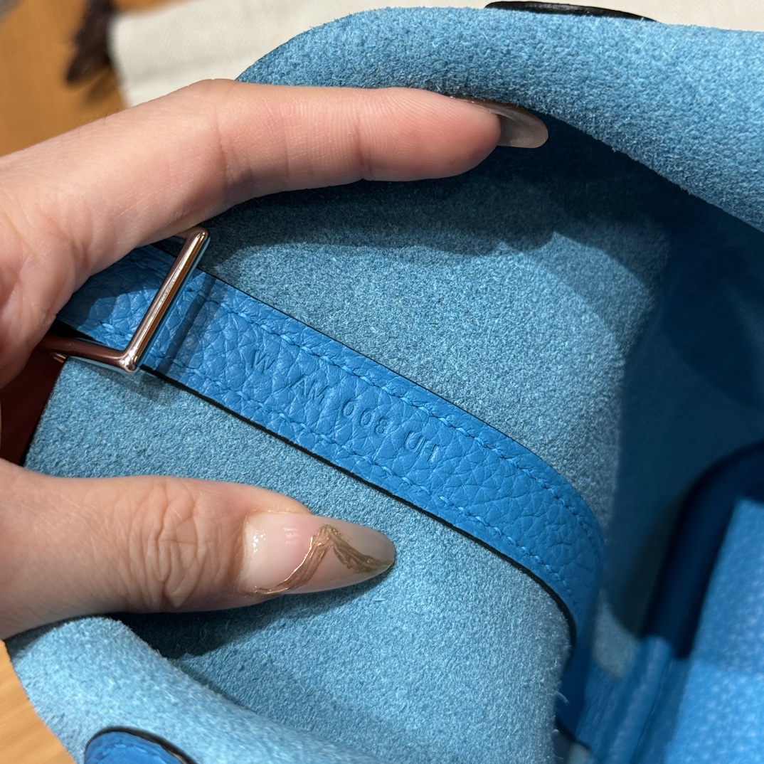 Hermès  Picotin lock 18  Blue Frida Clemence