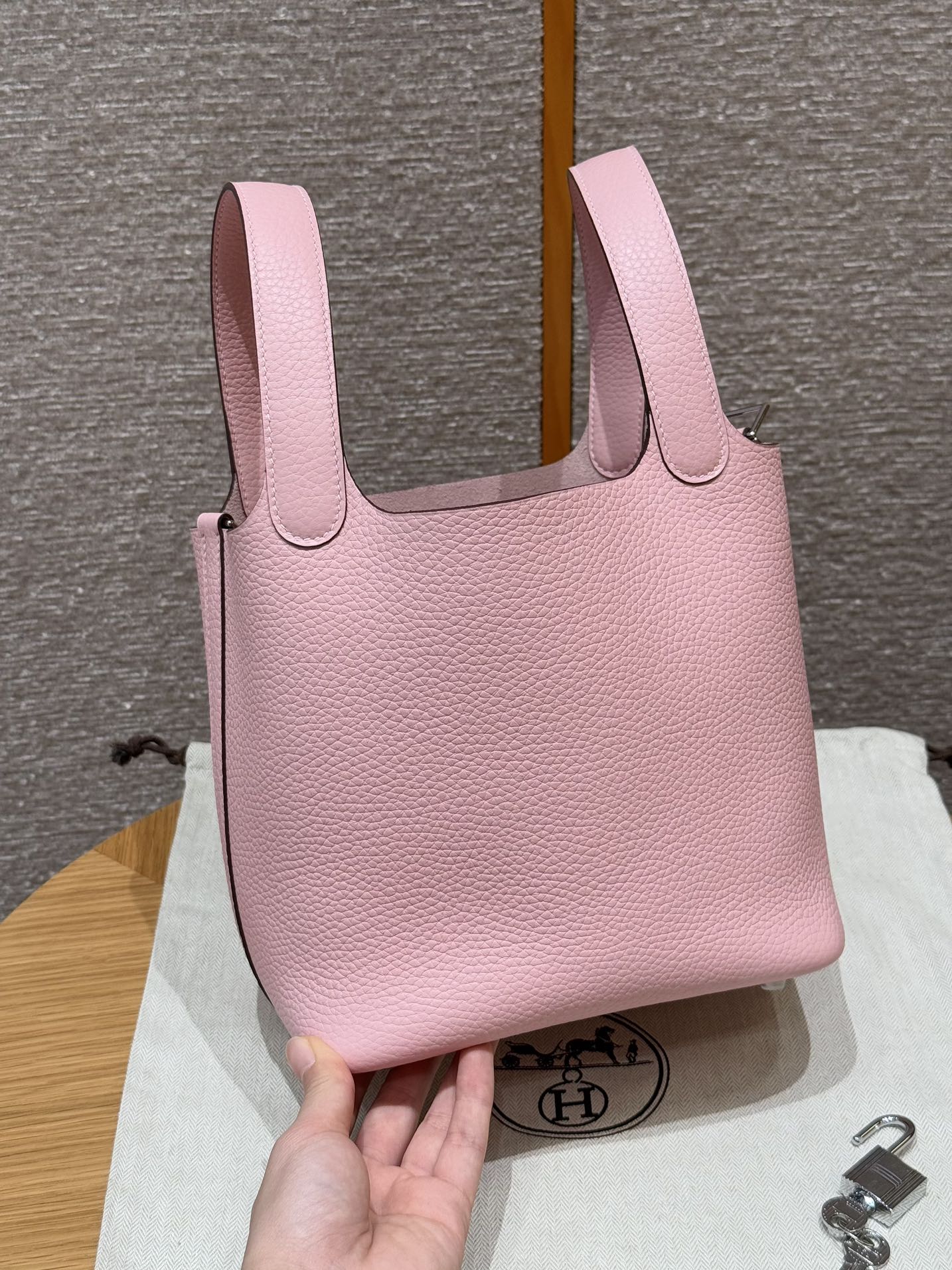 Hermès  Picotin lock  18 Rose sakura Clemence