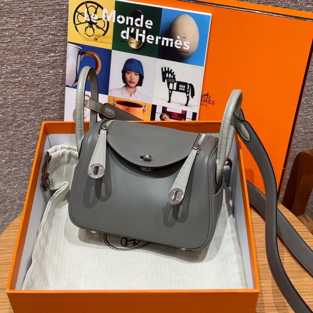 Hermès  Lindy 19 Girs Meyer and Girs Perle Swift and Matte Alligator crocodile