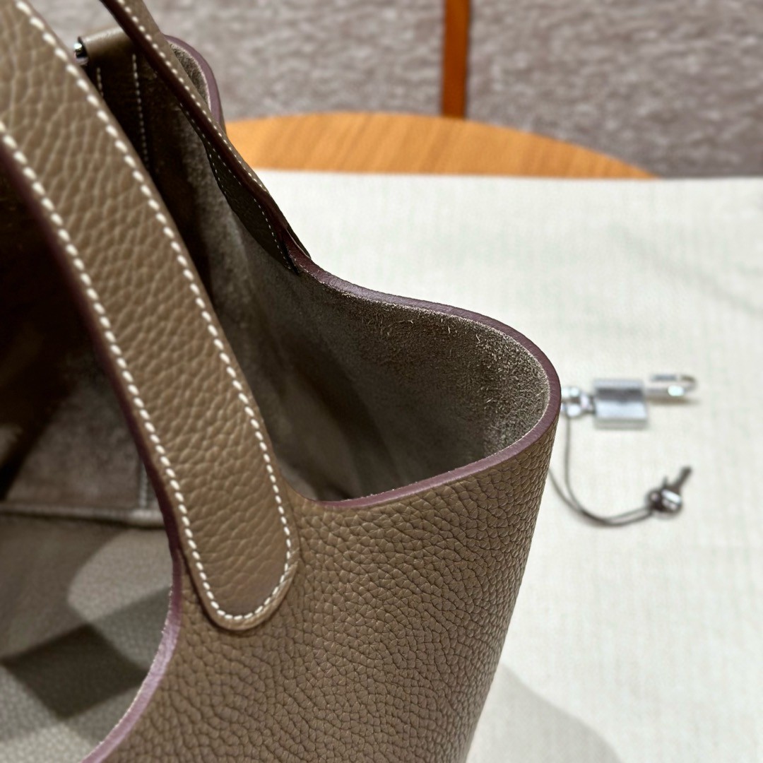 Hermès  Picotin lock 18 Etoupe Clemence