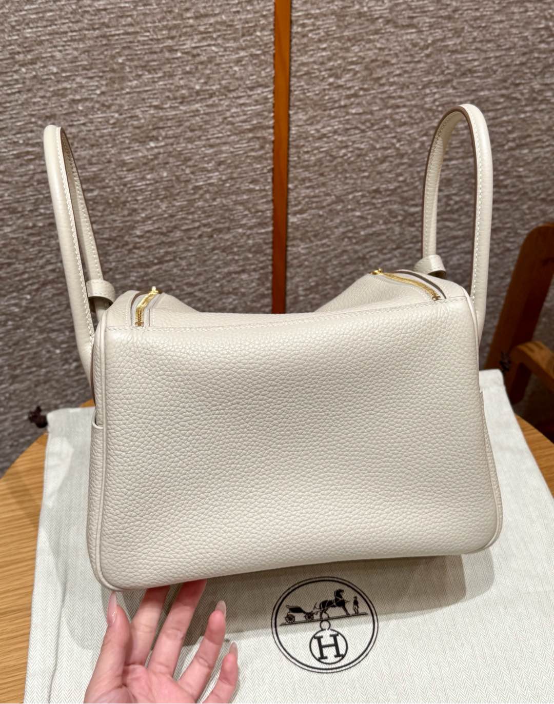 Hermès  Lindy 26 Craie Clemence