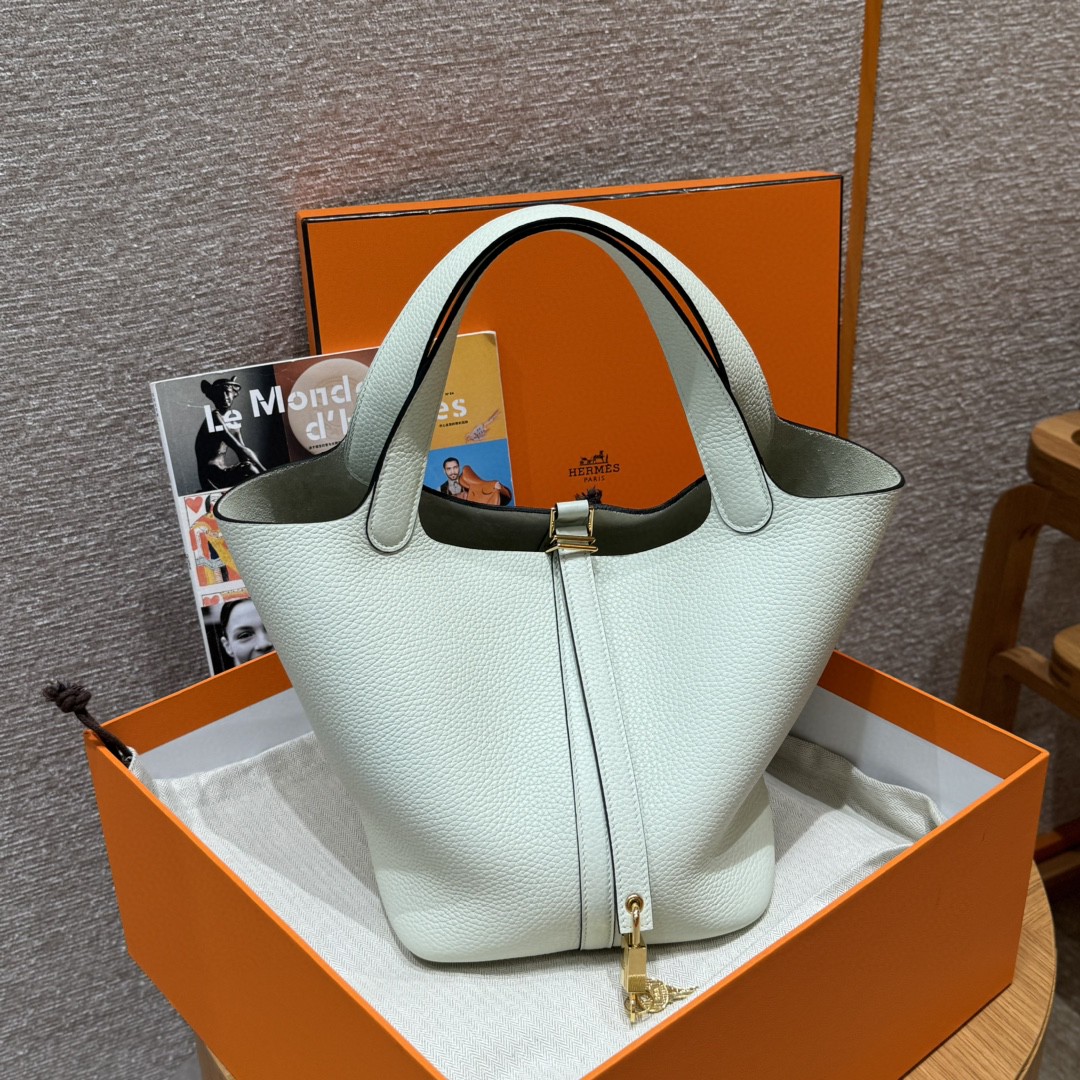 Hermès  Picotin lock 22 Vert Fizz Clemence