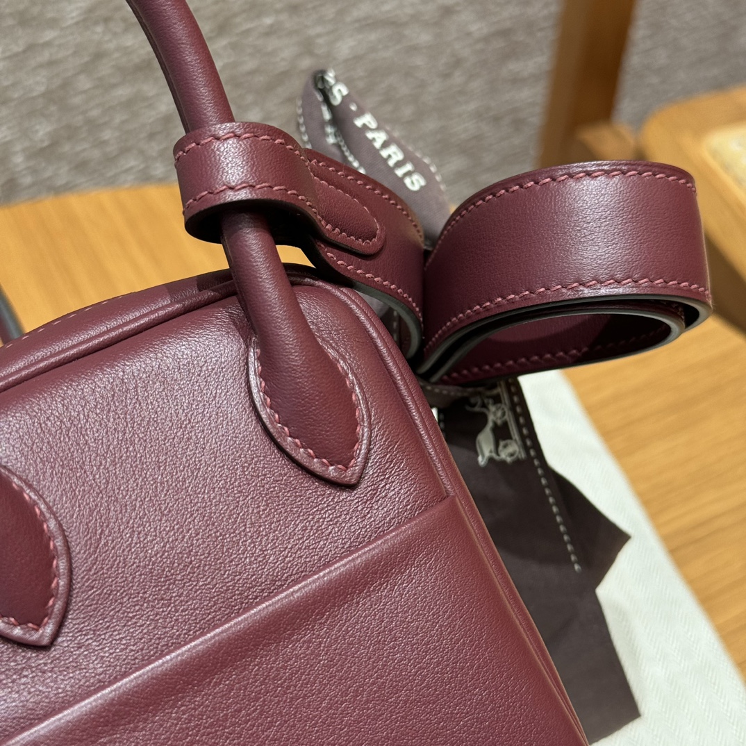 Hermès  Lindy 19 Bordeaux Swift