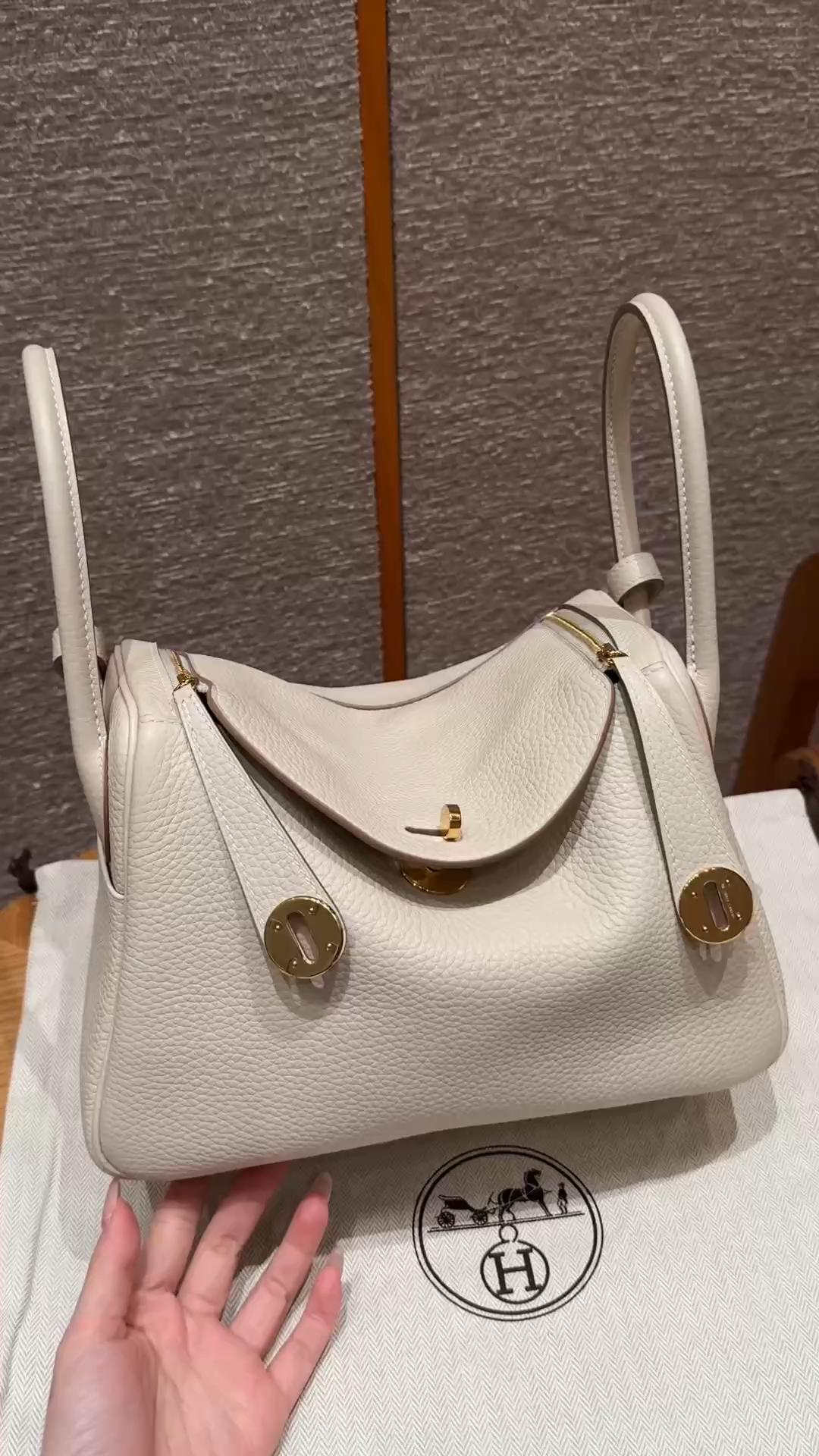 Hermès  Lindy 26 Craie Clemence