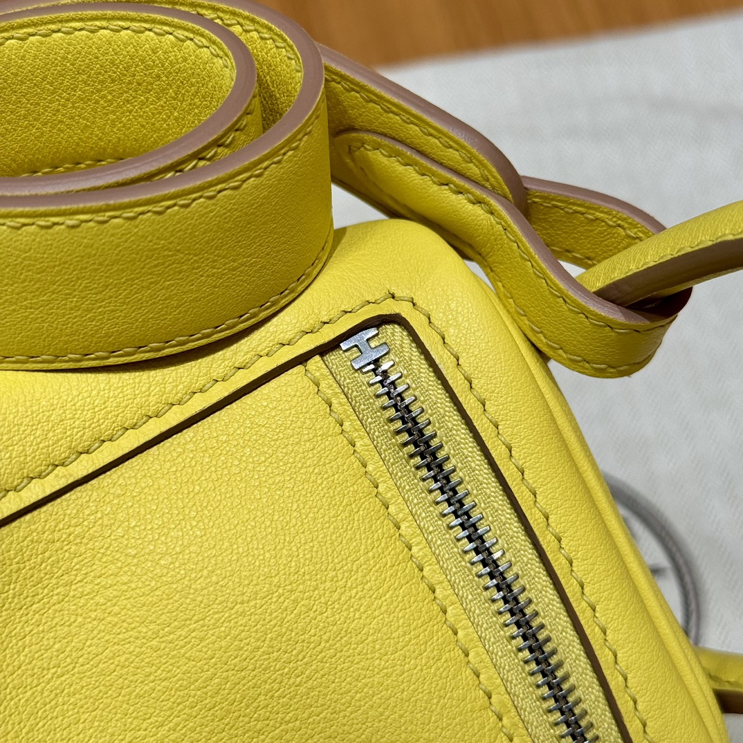 Hermès  Lindy 19 Lime Swift