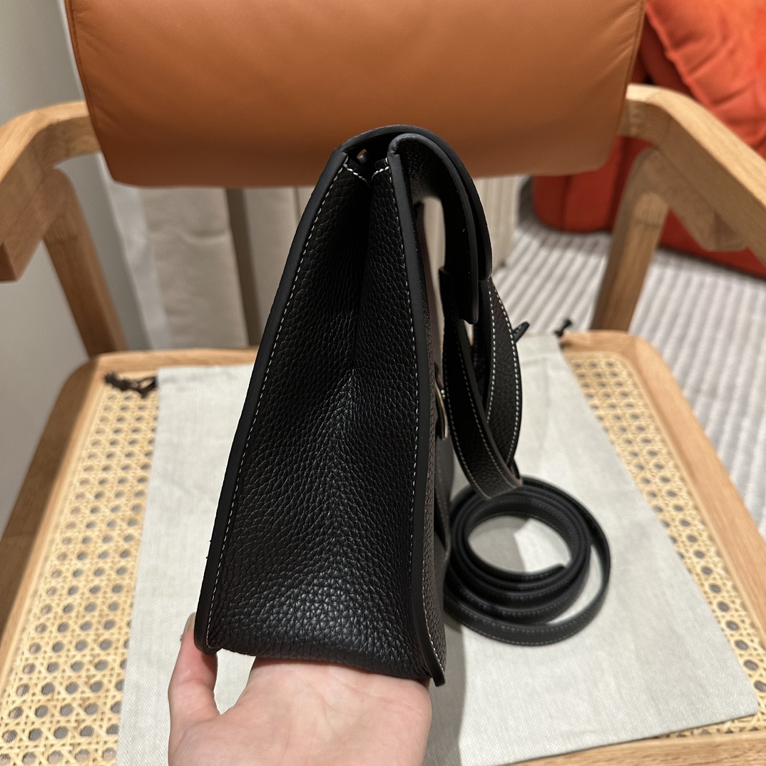 Hermès Halzan 31 Black  Clemence