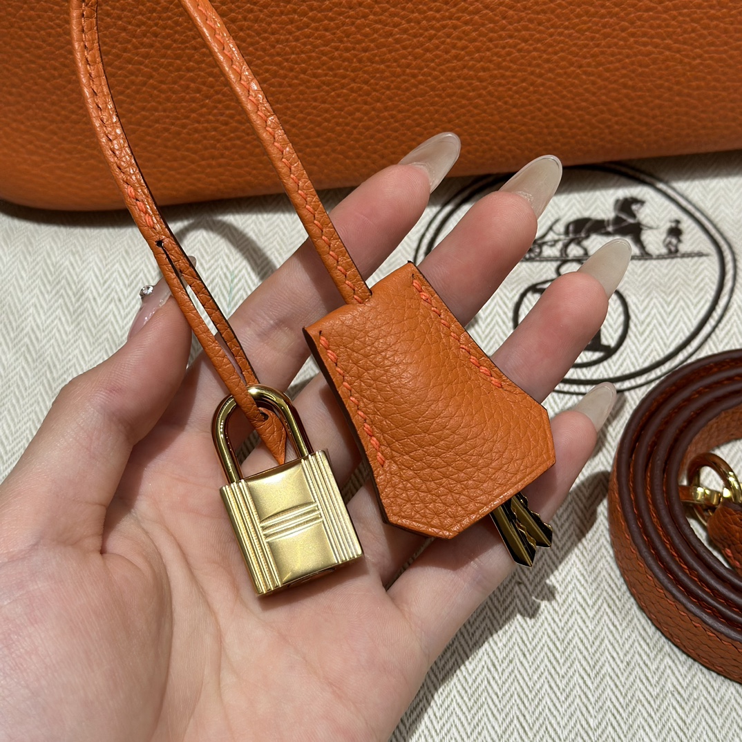 Hermès Bolide 31 Orange Togo