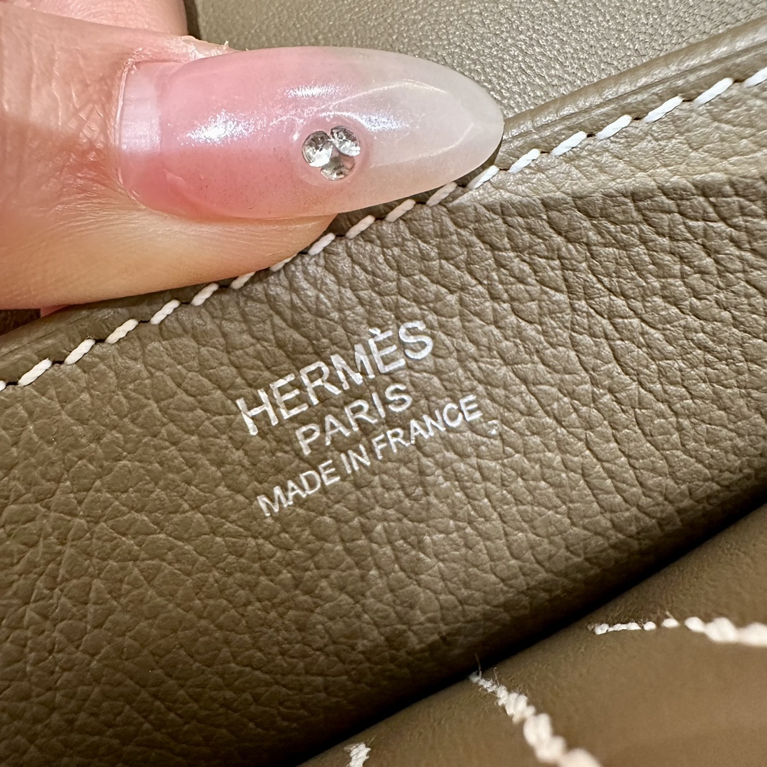 Hermès Halzan 31 Etoupe Swift
