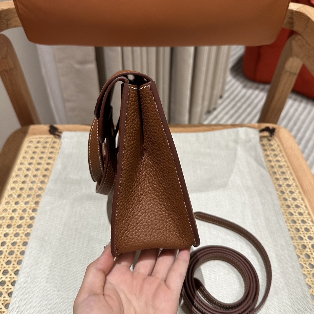 Hermès Halzan 25 Gold Togo