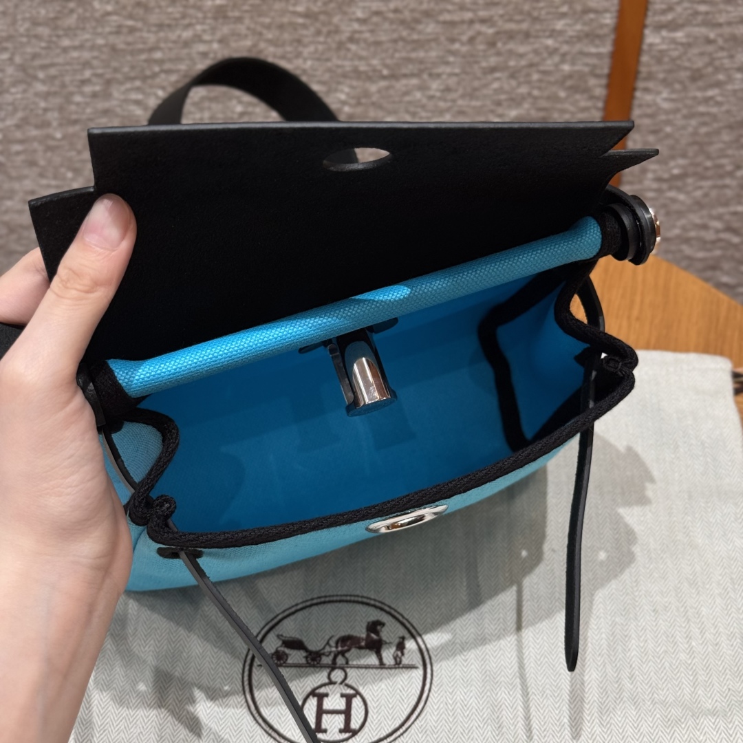 Hermès  Herbag 20 Bleu riviera/noir  Canvas and cowhide