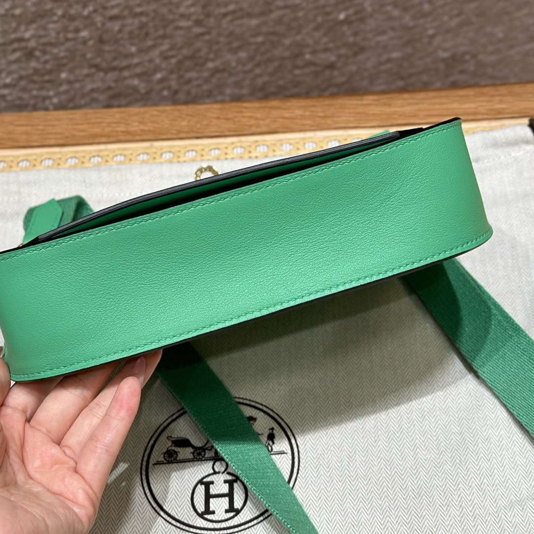 Hermès  Jypsiere 23 Vert comics Swift