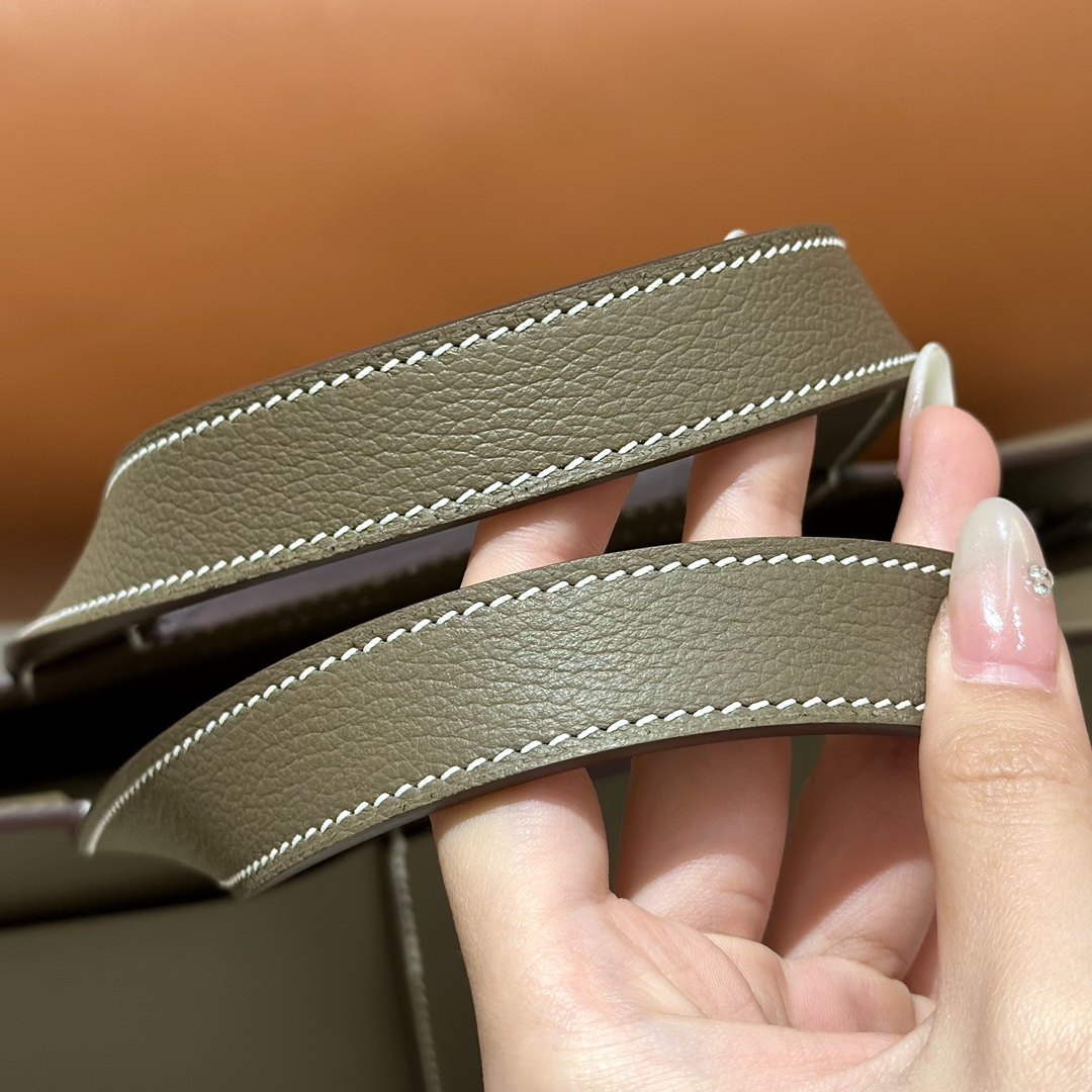 Hermès Halzan 31 Etoupe Swift