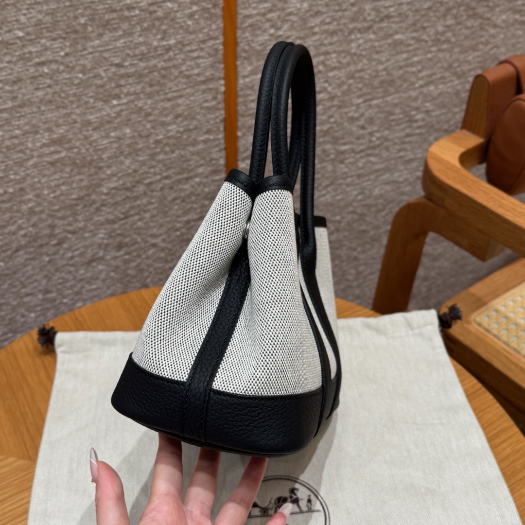 Hermès  Garden party 23  ecru/noir/noir Canbas and Negonda