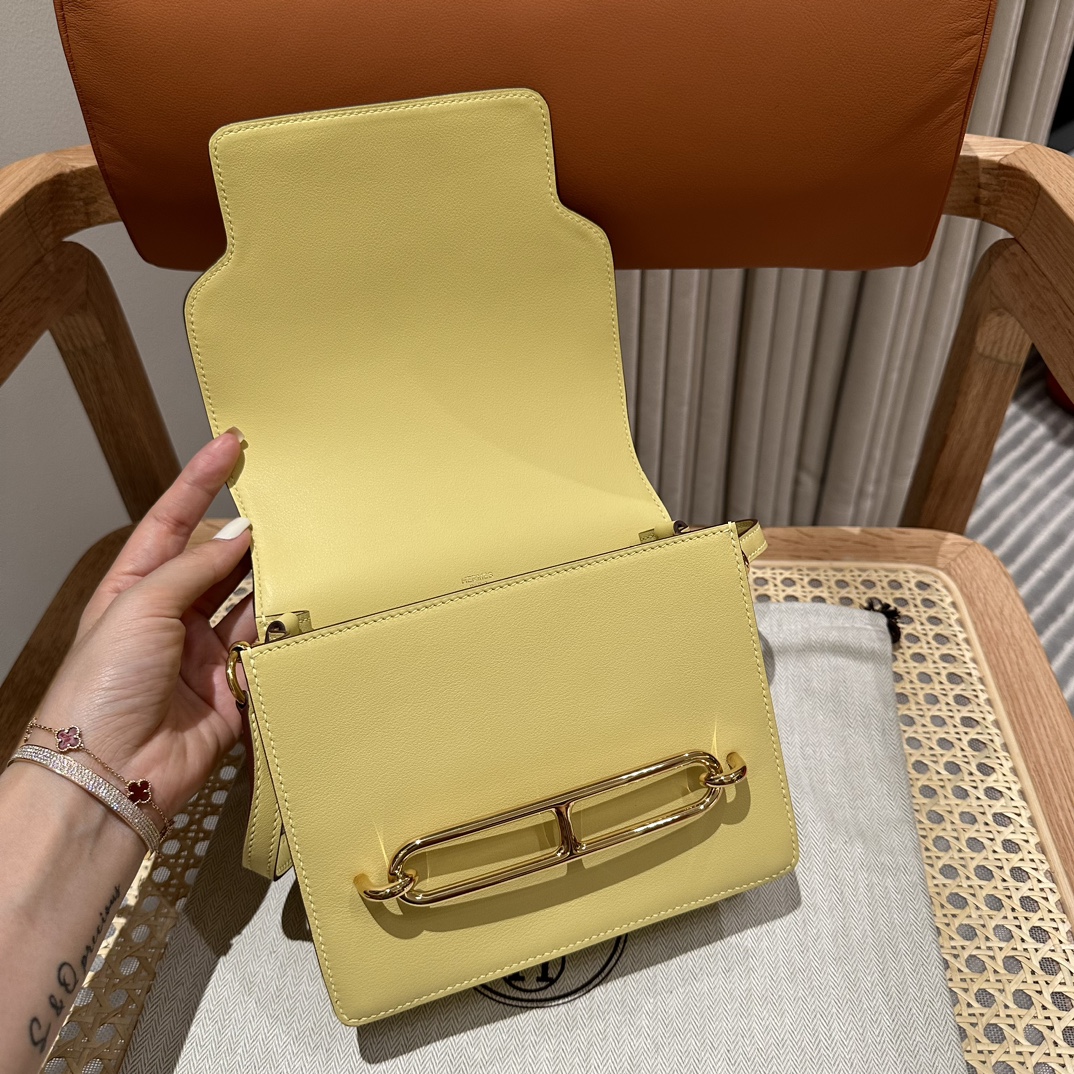 Hermès Roulis 19 Jaune Poussin Chever