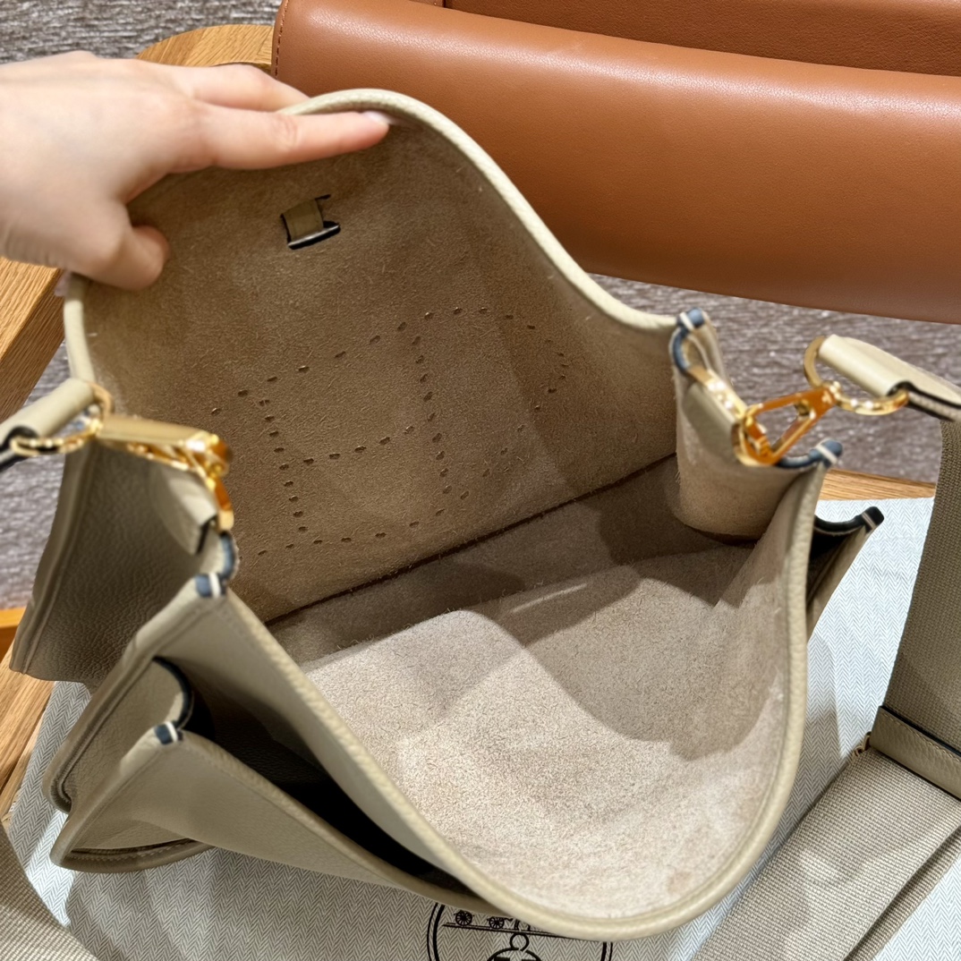 Hermès  Evelyne 29 Trench  Clemence