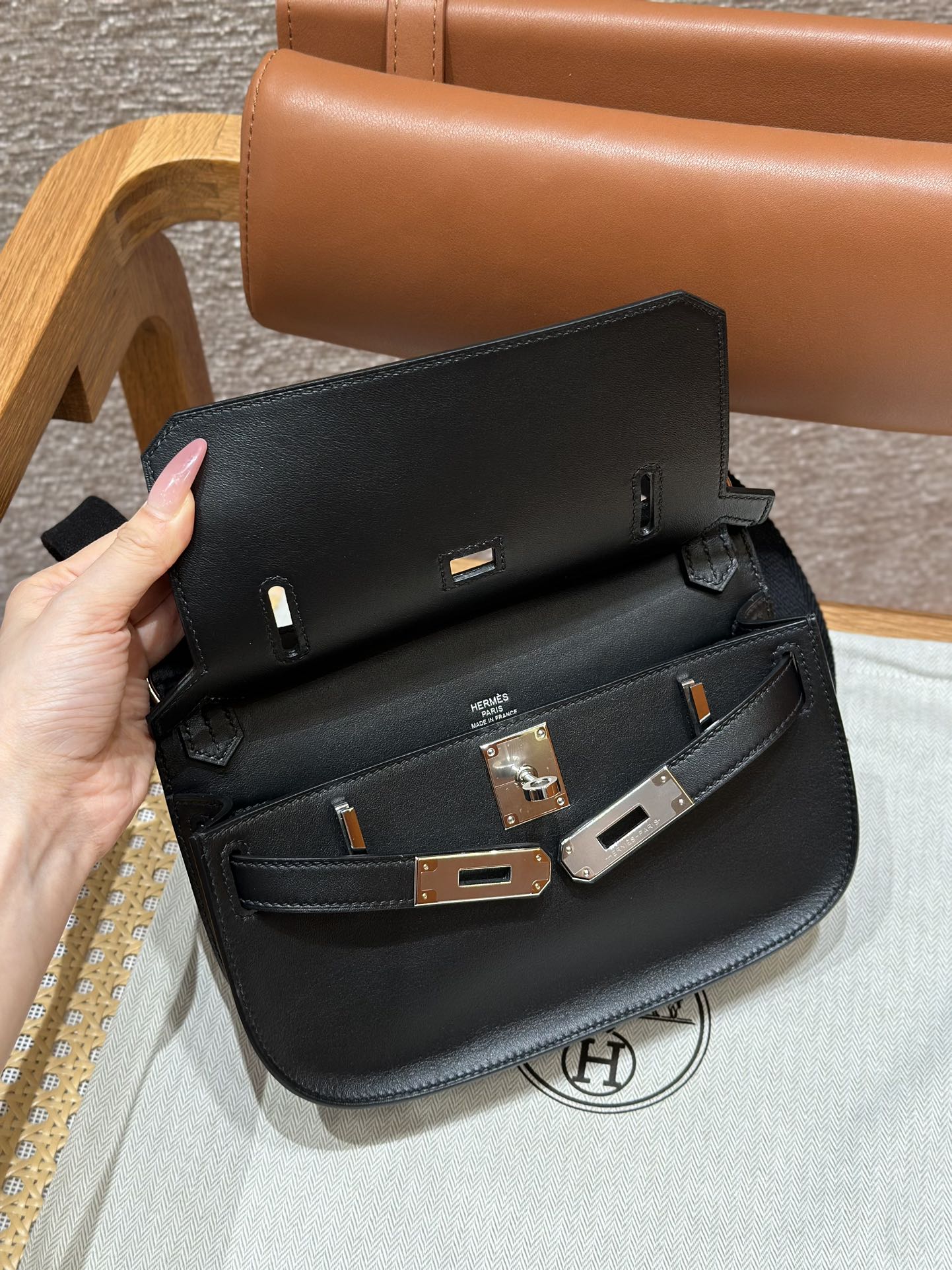 Hermès  Jypsiere 23 Noir Swift