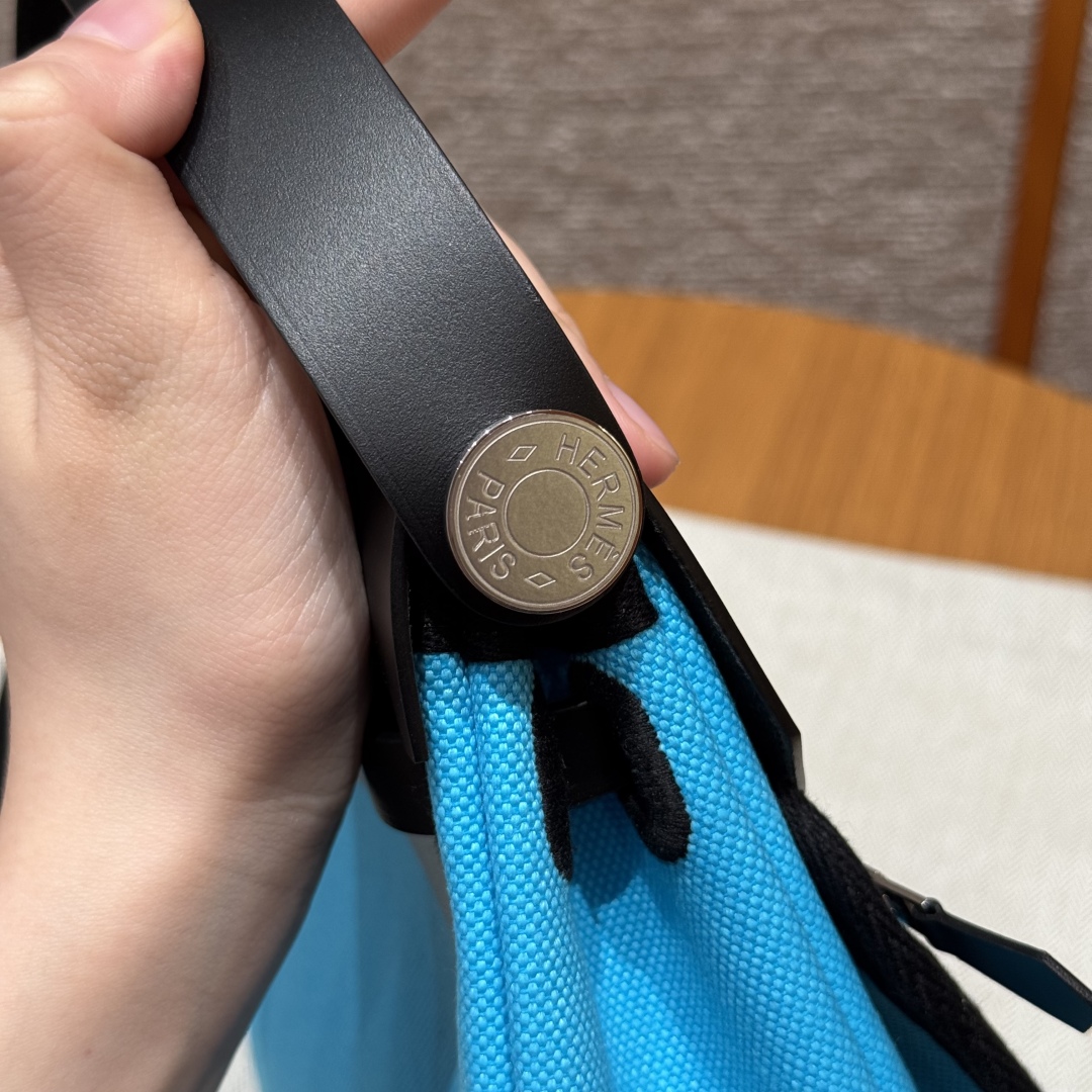 Hermès  Herbag 20 Bleu riviera/noir  Canvas and cowhide