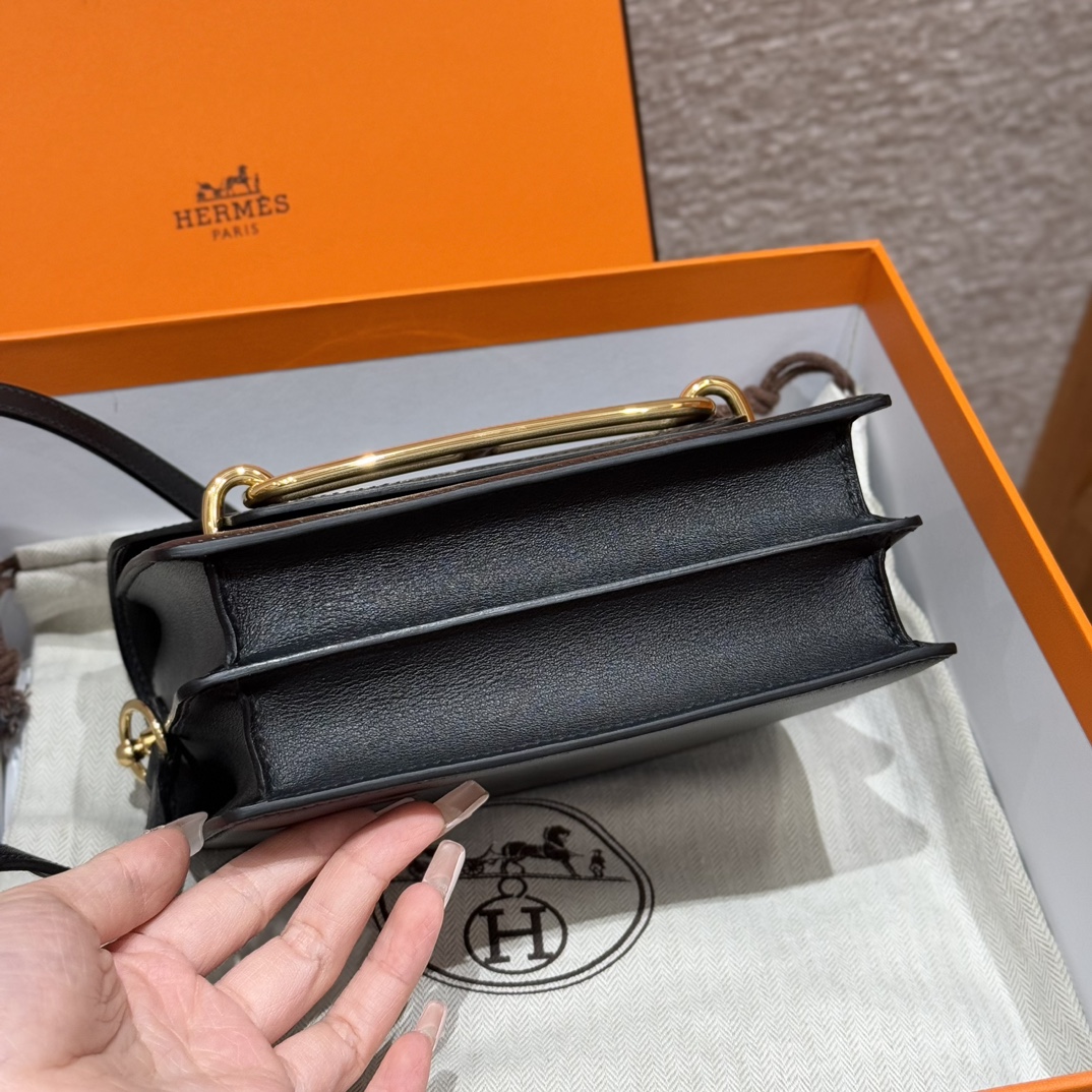 Hermès Roulis 18 Noir Swift