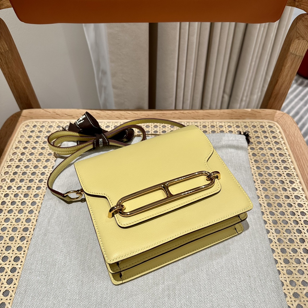 Hermès Roulis 19 Jaune Poussin Chever