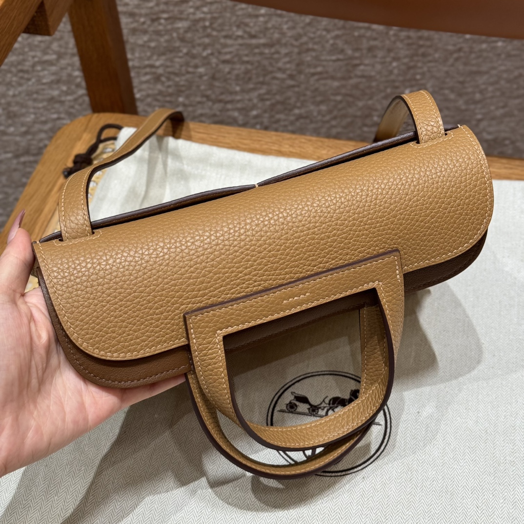 Hermès Halzan 22 Biscuit and Alezan  Clemence