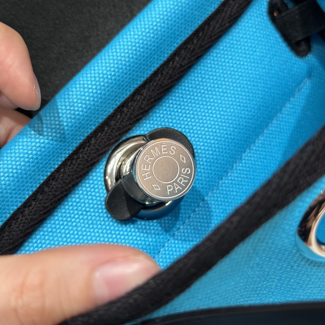 Hermès  Herbag 20 Bleu riviera/noir  Canvas and cowhide