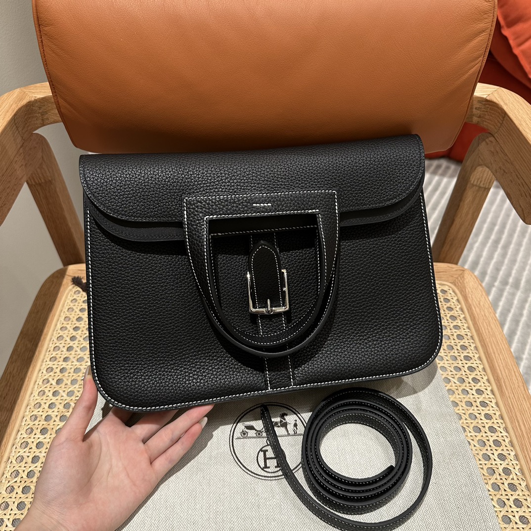 Hermès Halzan 31 Black  Clemence