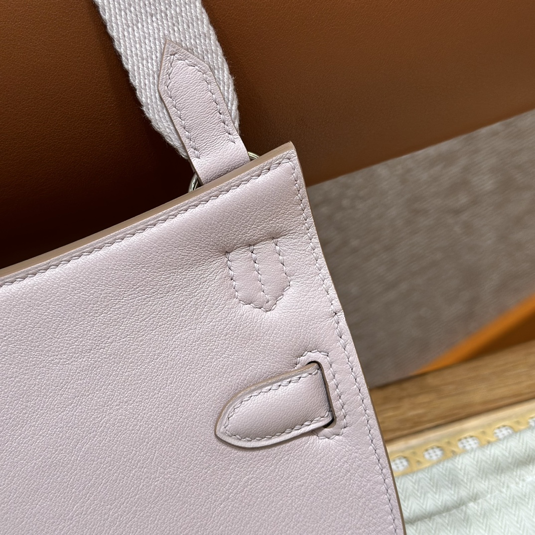 Hermès  Jypsiere 23  Mauve pale Swift