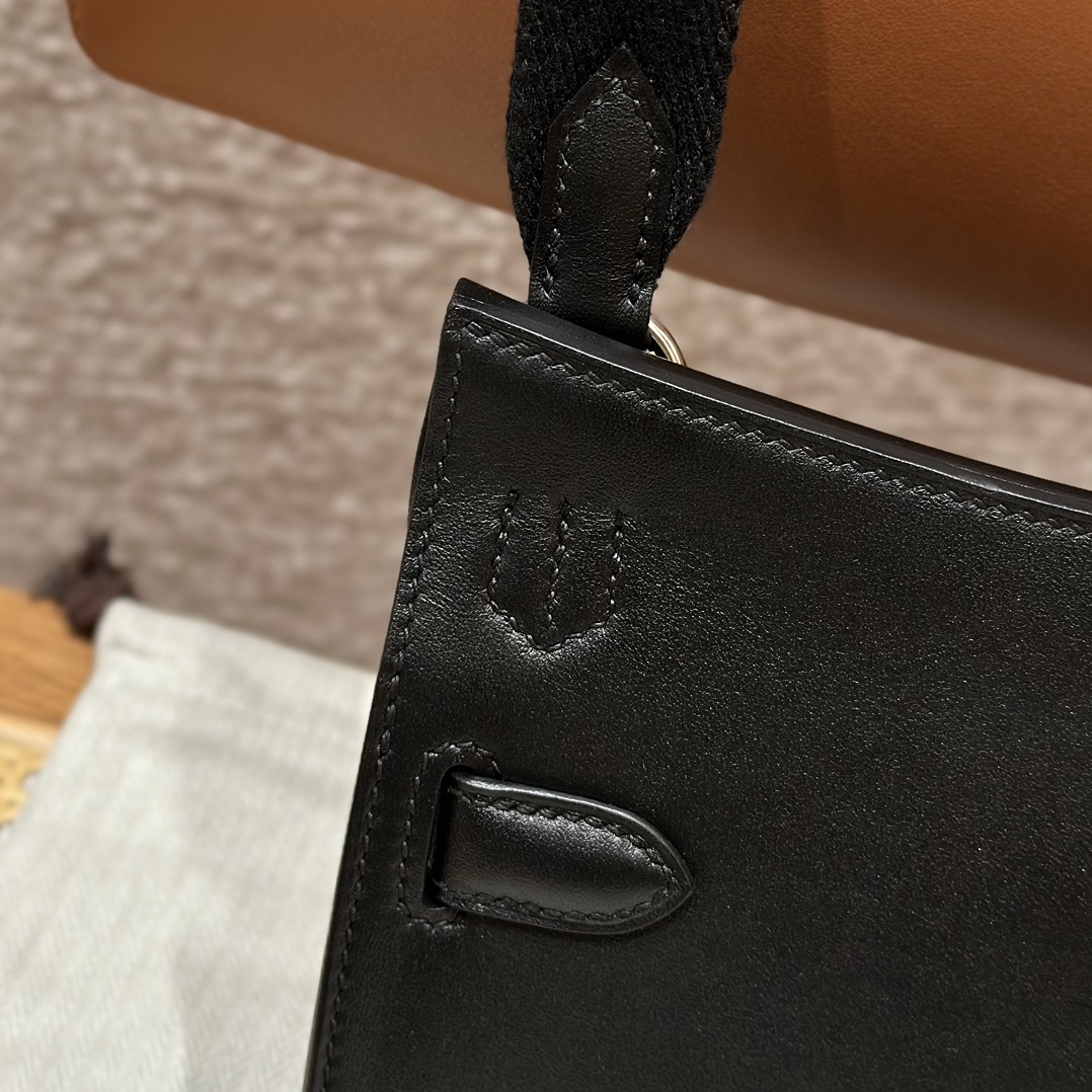 Hermès  Jypsiere 23 Noir Swift
