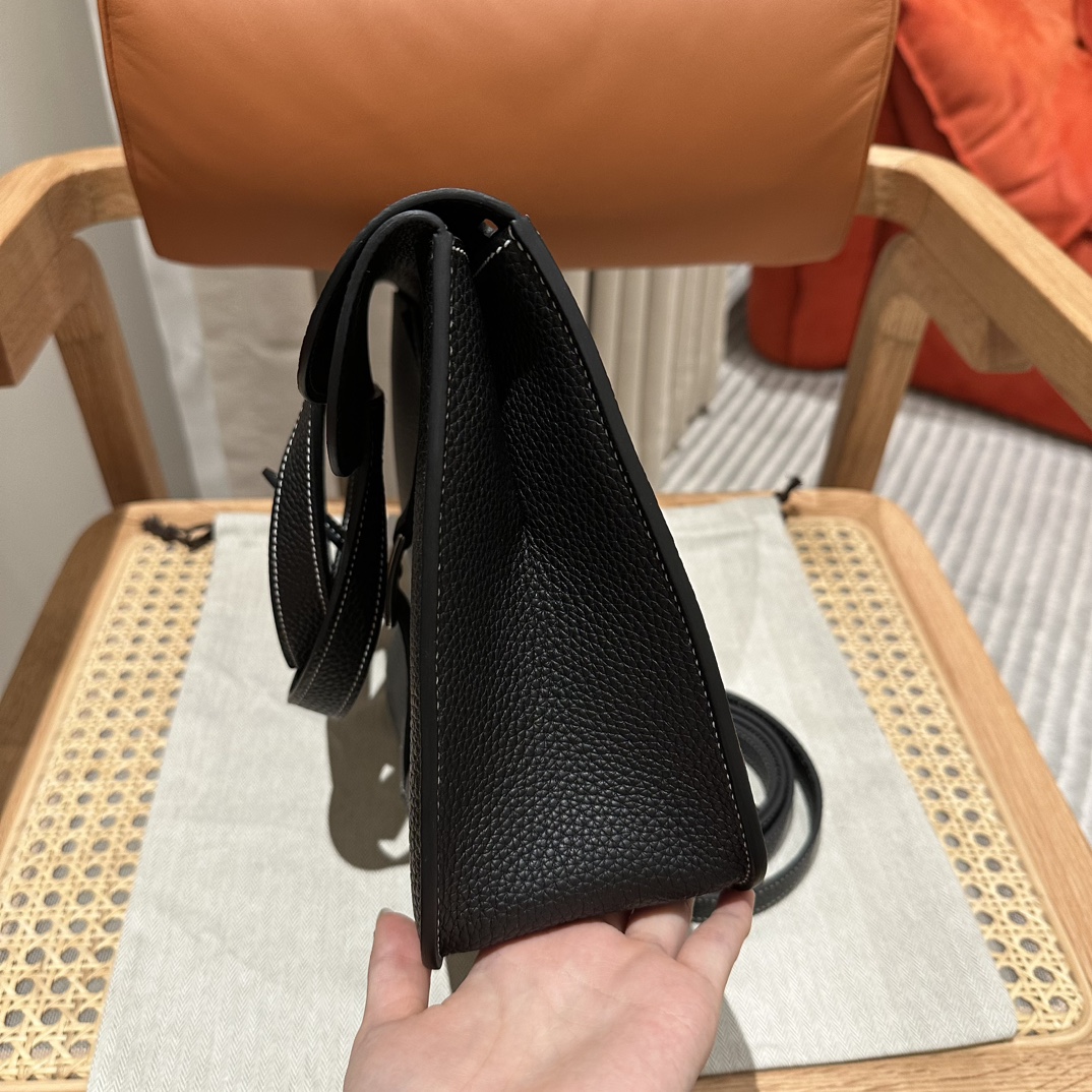 Hermès Halzan 31 Black  Clemence