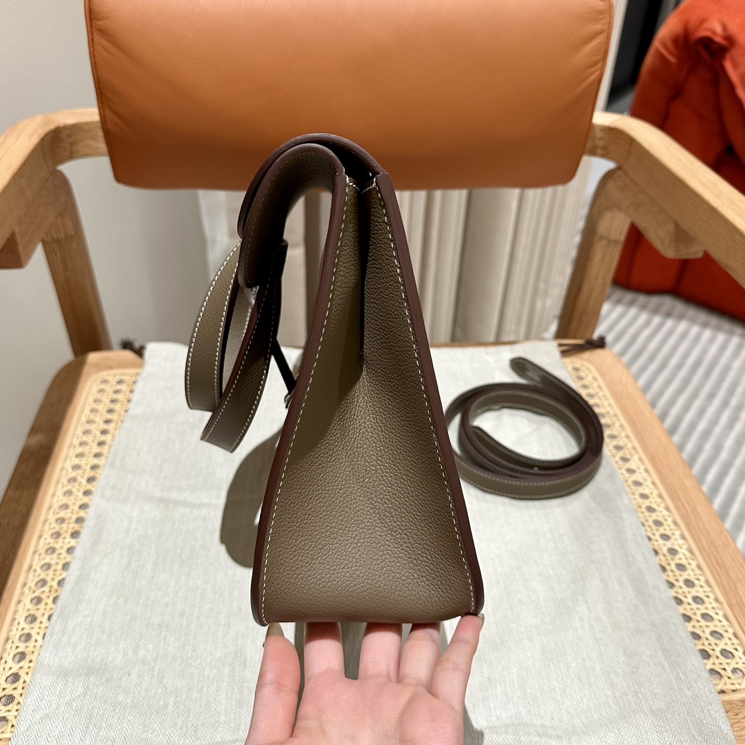 Hermès Halzan 31 Etoupe Swift