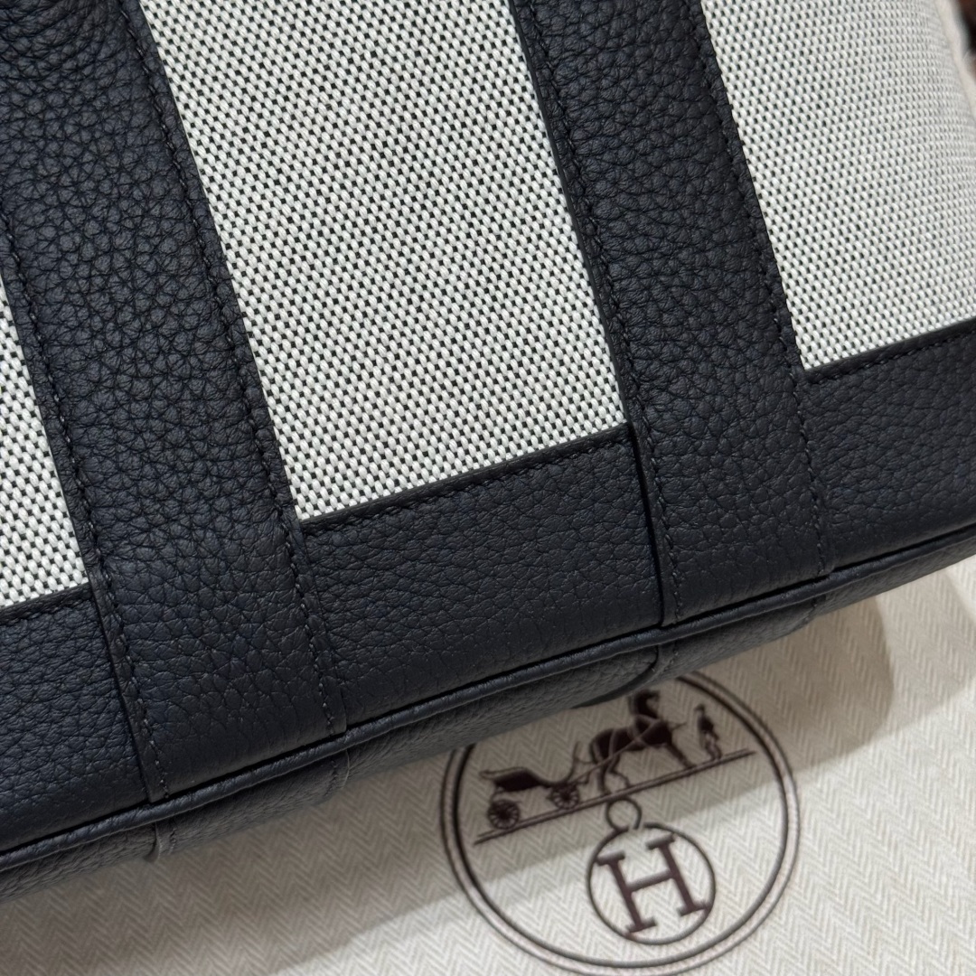 Hermès  Garden party 23  ecru/noir/noir Canbas and Negonda