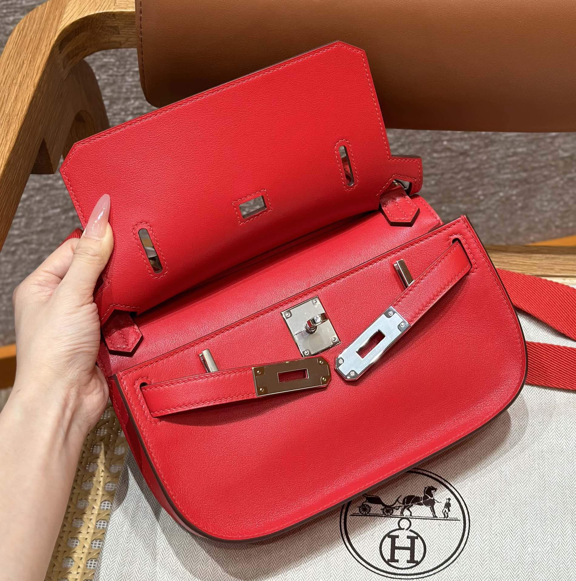 Hermès  Jypsiere 23 Rouge casaque Swift