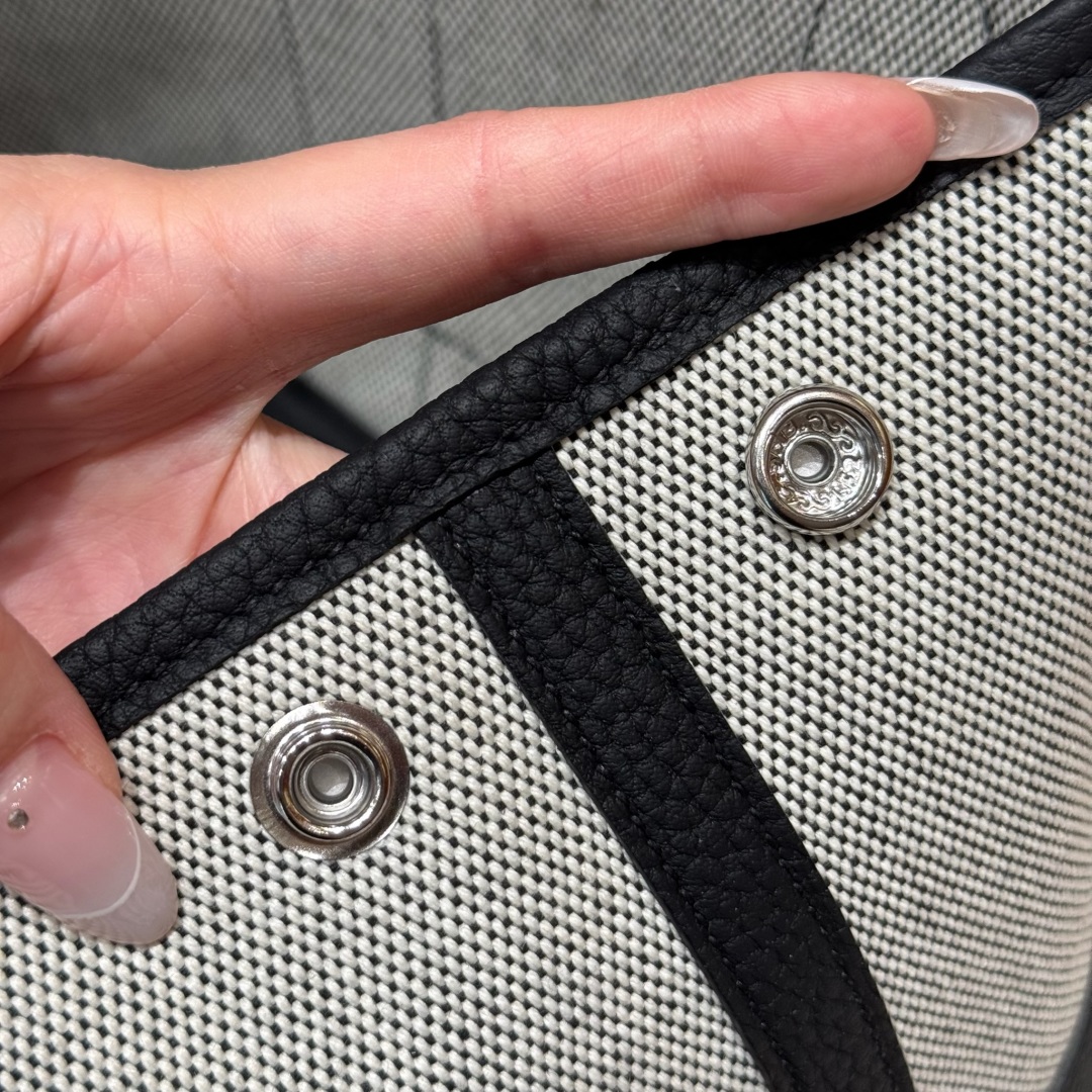 Hermès  Garden party 23  ecru/noir/noir Canbas and Negonda