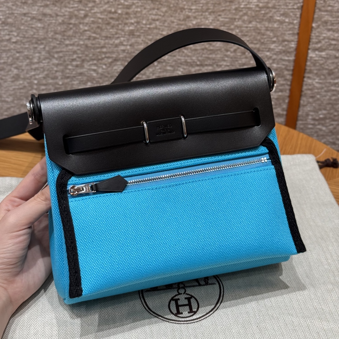Hermès  Herbag 20 Bleu riviera/noir  Canvas and cowhide