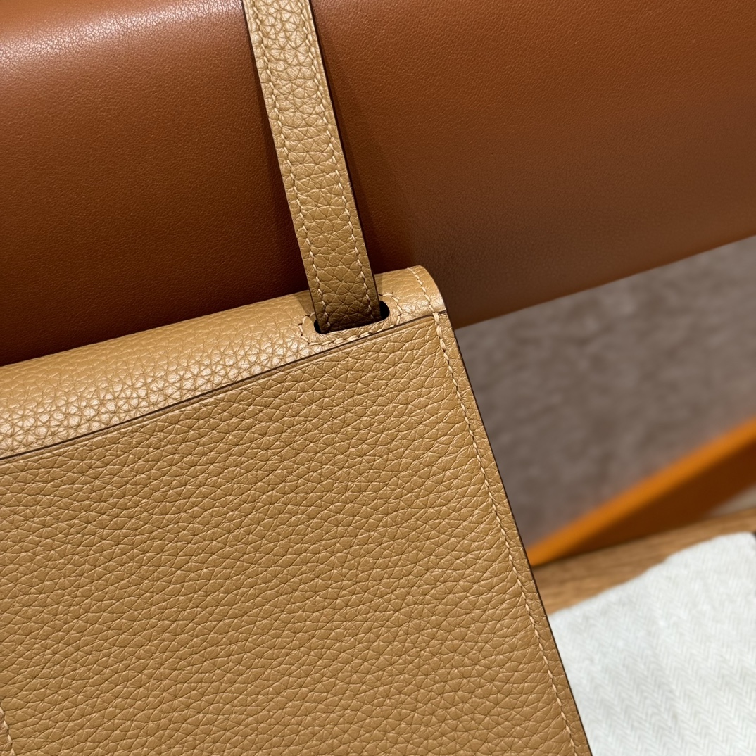 Hermès Halzan 22 Biscuit and Alezan  Clemence