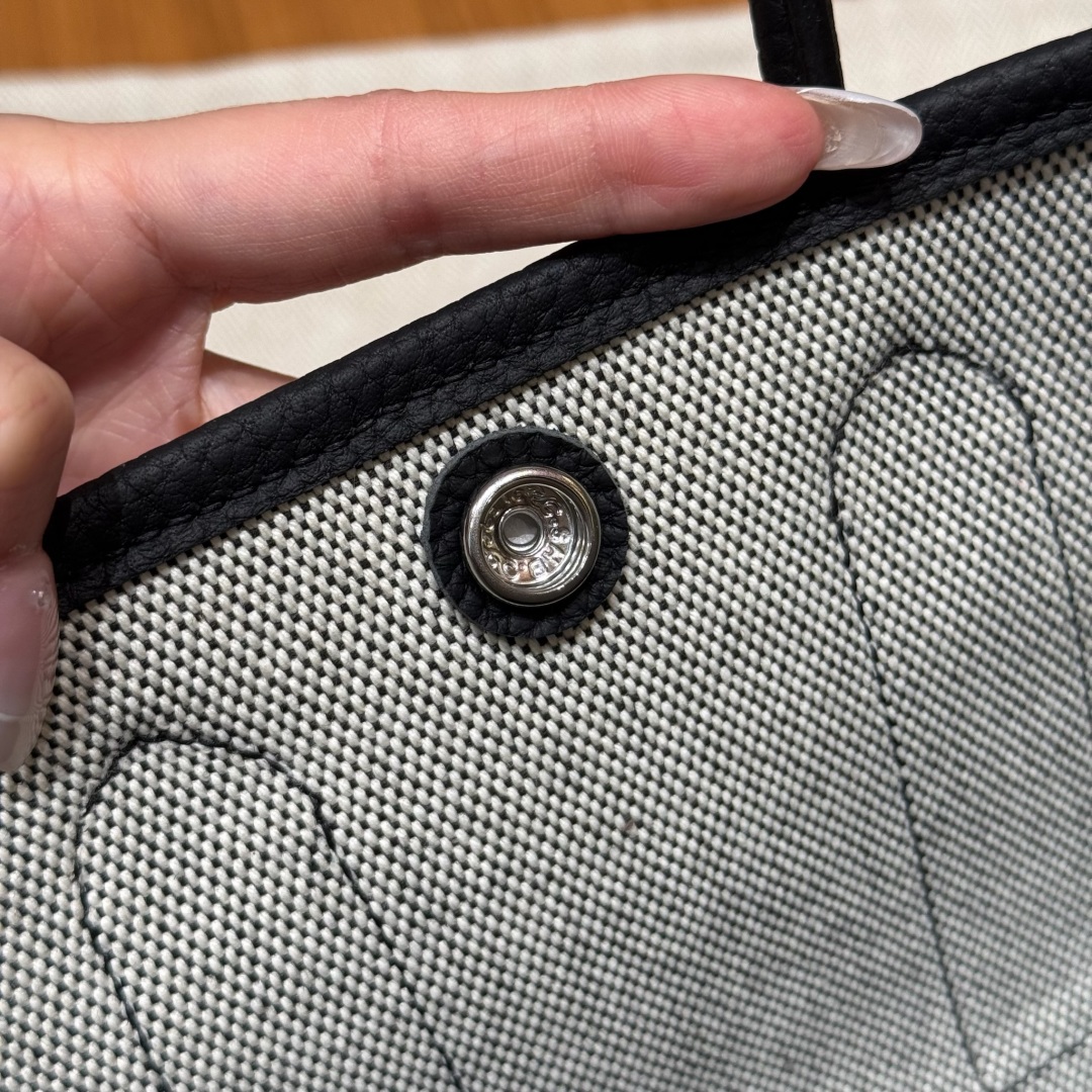 Hermès  Garden party 23  ecru/noir/noir Canbas and Negonda