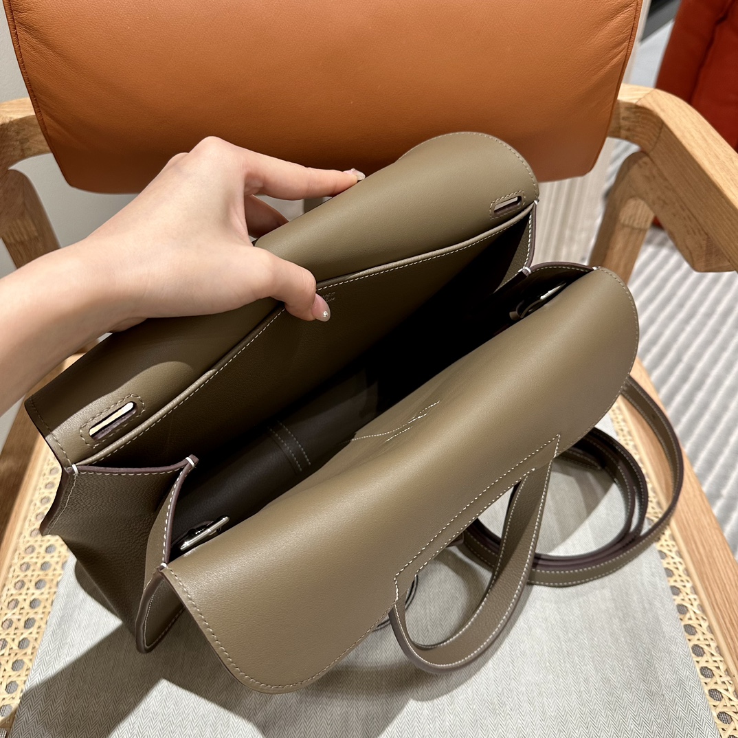 Hermès Halzan 31 Etoupe Swift