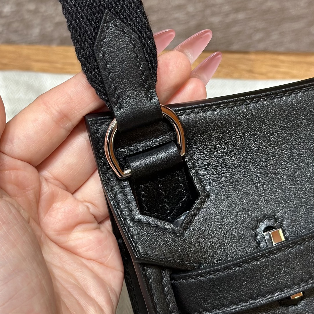 Hermès  Jypsiere 23 Noir Swift