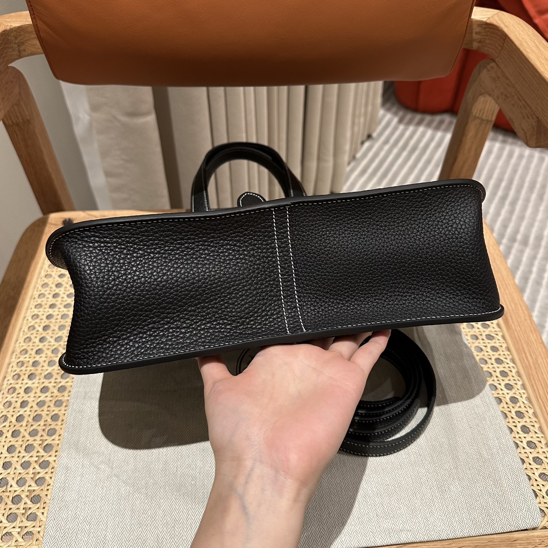 Hermès Halzan 31 Black  Clemence