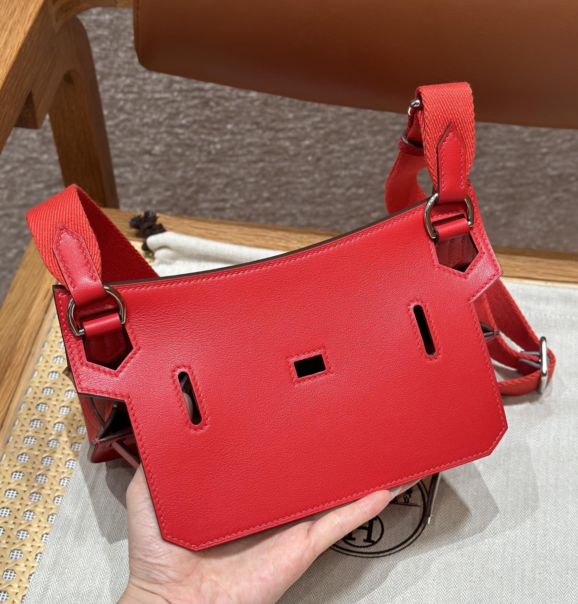 Hermès  Jypsiere 23 Rouge casaque Swift