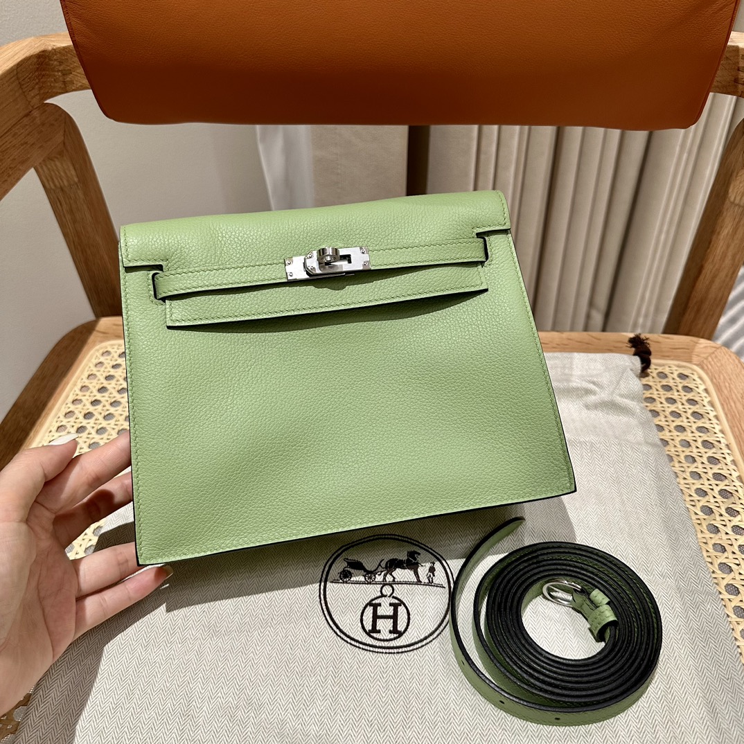 Hermès Kelly danse 22  Vert Criquet  Evercolor