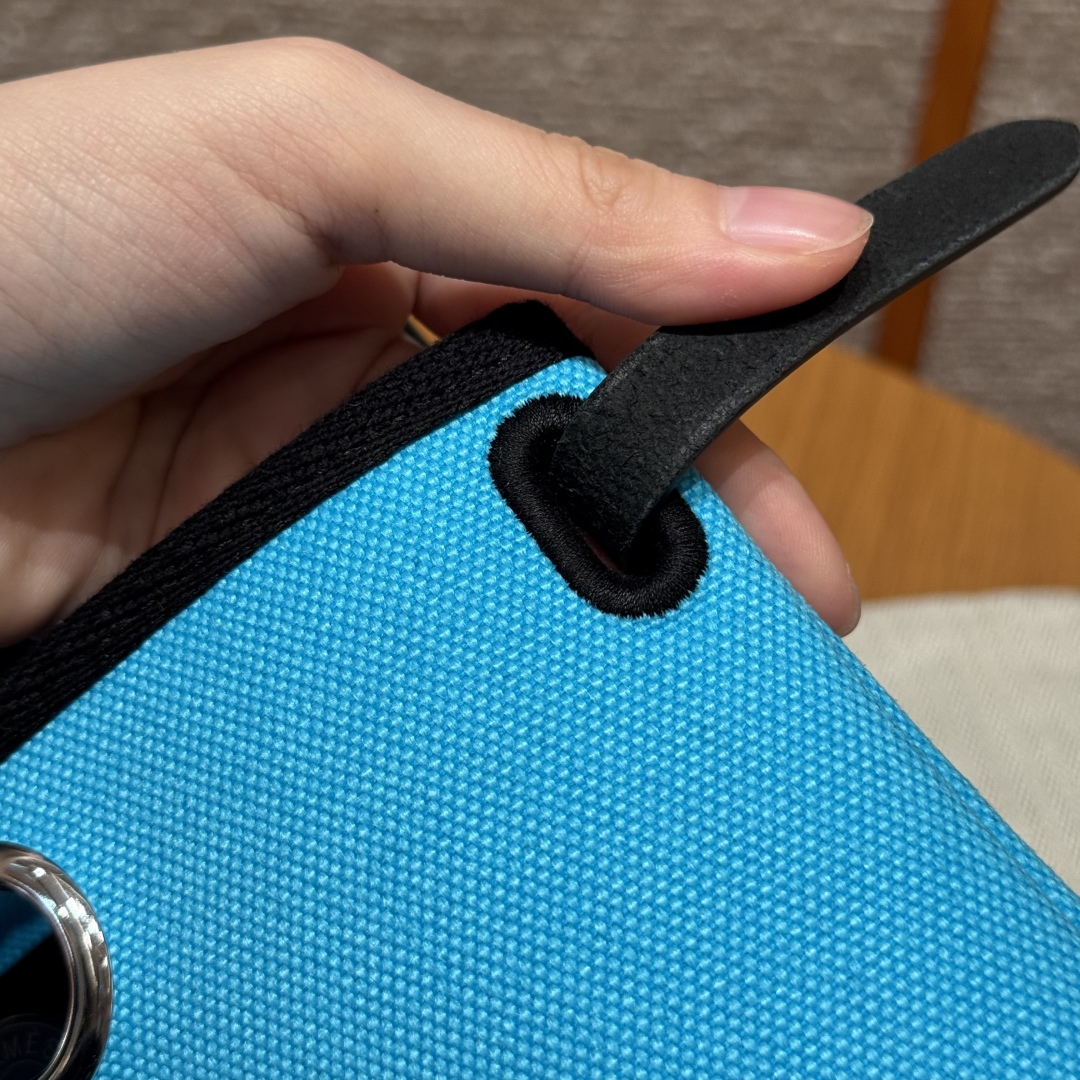 Hermès  Herbag 20 Bleu riviera/noir  Canvas and cowhide