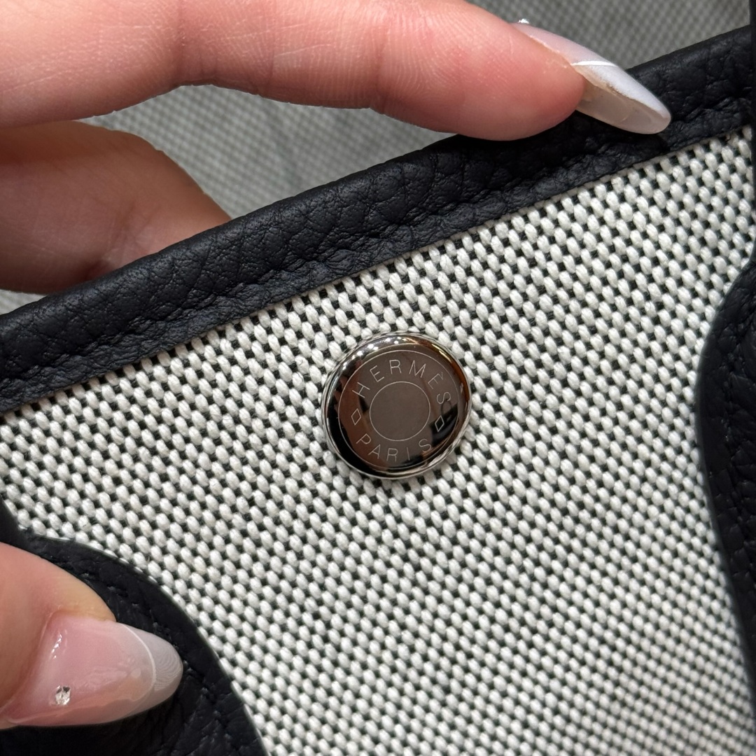 Hermès  Garden party 23  ecru/noir/noir Canbas and Negonda