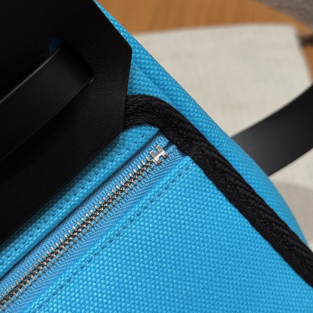 Hermès  Herbag 20 Bleu riviera/noir  Canvas and cowhide